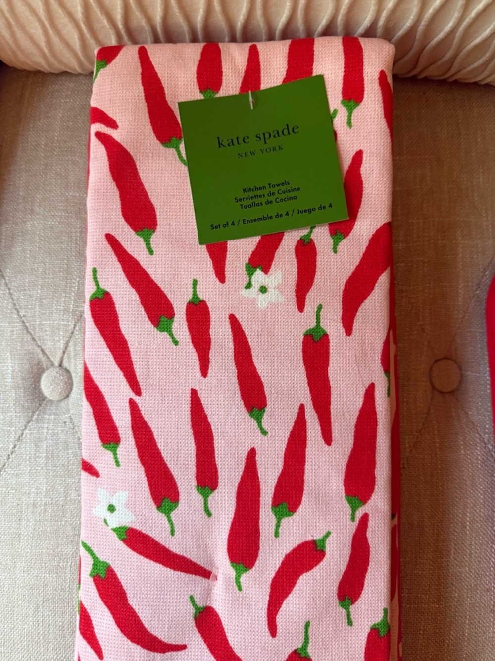 Kate Spade Hot Hot Hot Chili Pepper Kitchen Towel Set & Pot Holder Bundle - Picture 3 of 10